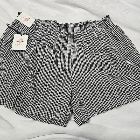 NWT The Nines by HATCH Black & White Gingham Paperbag Maternity Shorts, Size XXL - Picture 2 of 6